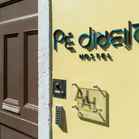 Hostel Pe Direito